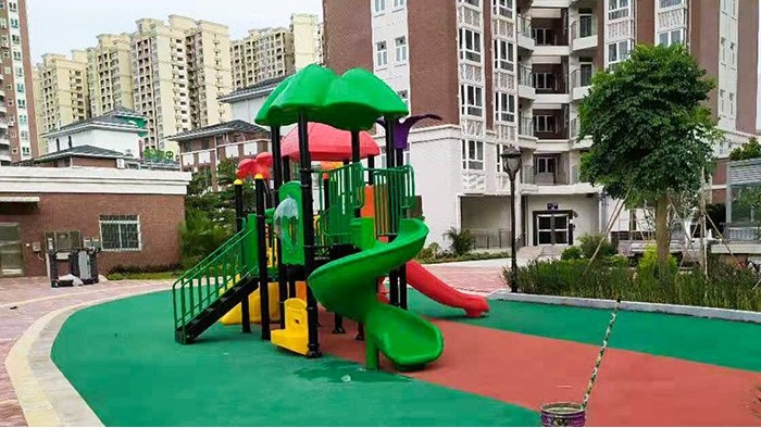 兒童滑梯
