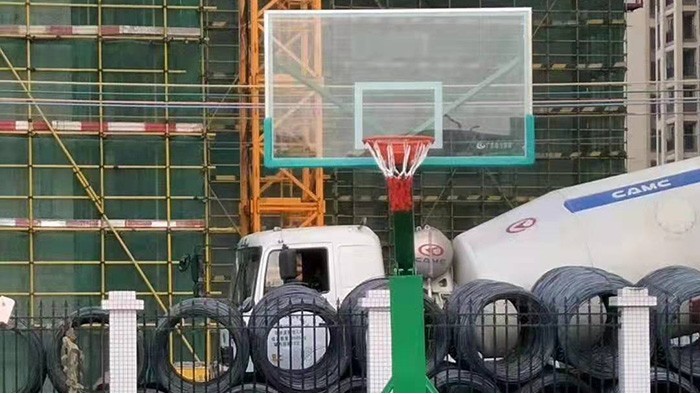 移動籃球架