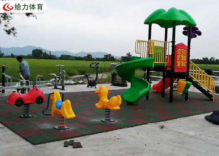 兒童滑梯